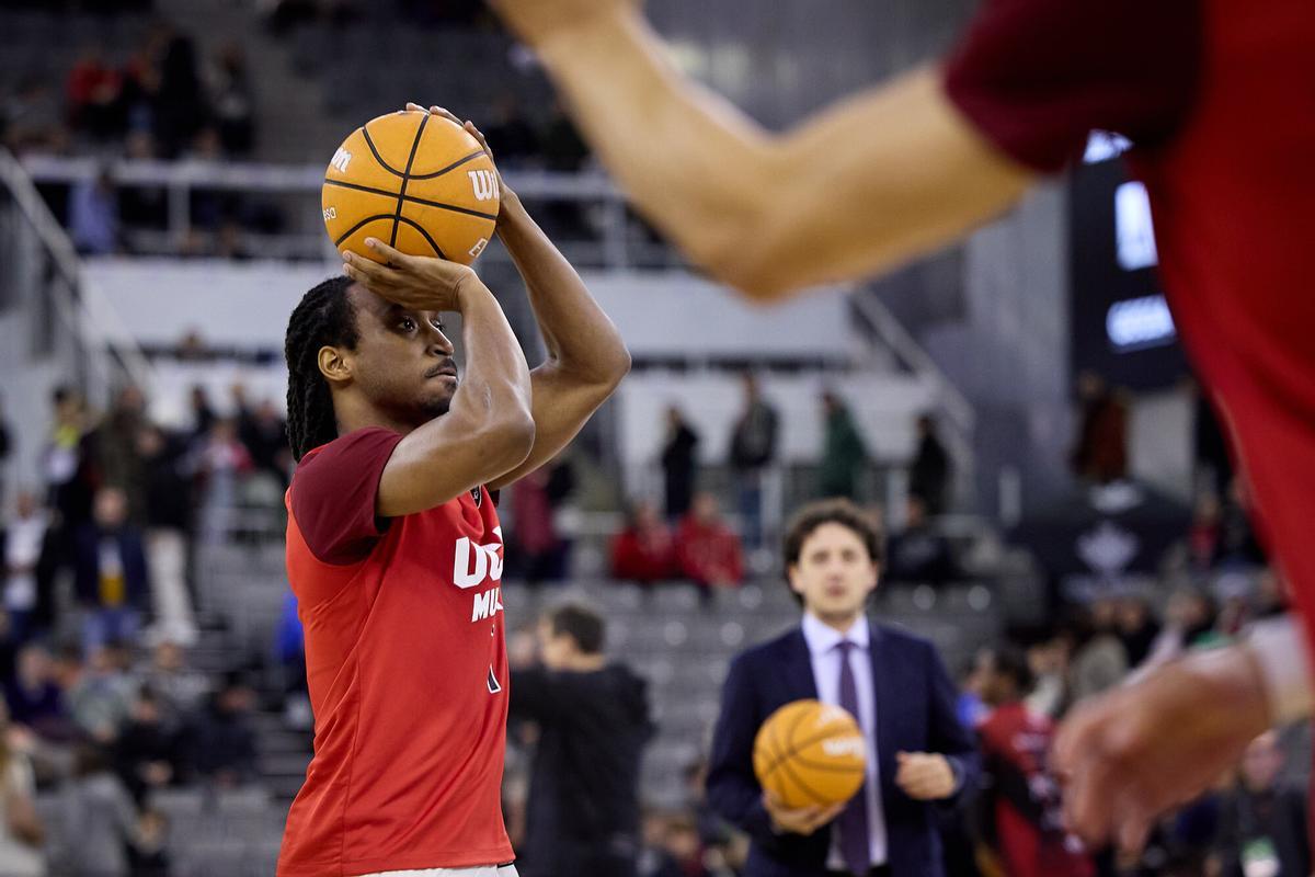 Michael Forrest, base del UCAM Murcia, antes del inicio de un partido.