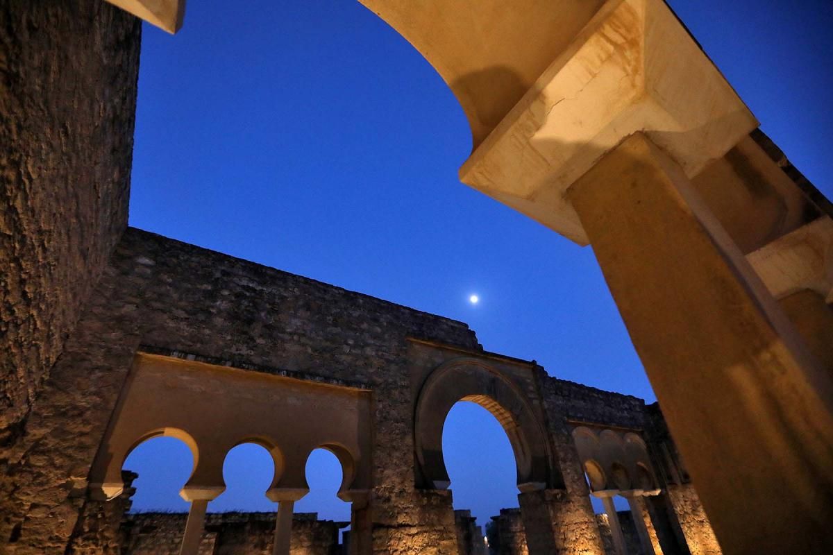 Reabren las visitas nocturnas de Medina Azahara