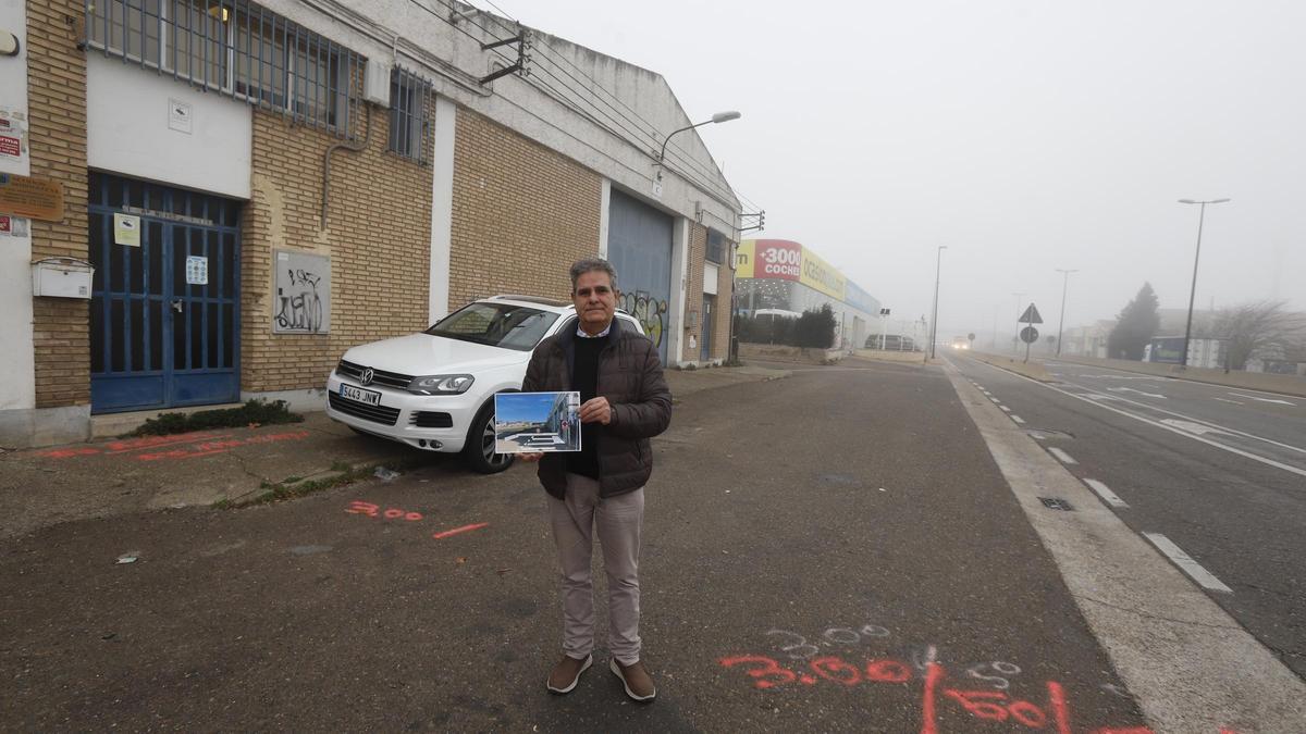 Fernando Domínguez, uno de los principales afectados, muestra lo que supondrá la reforma para sus naves.