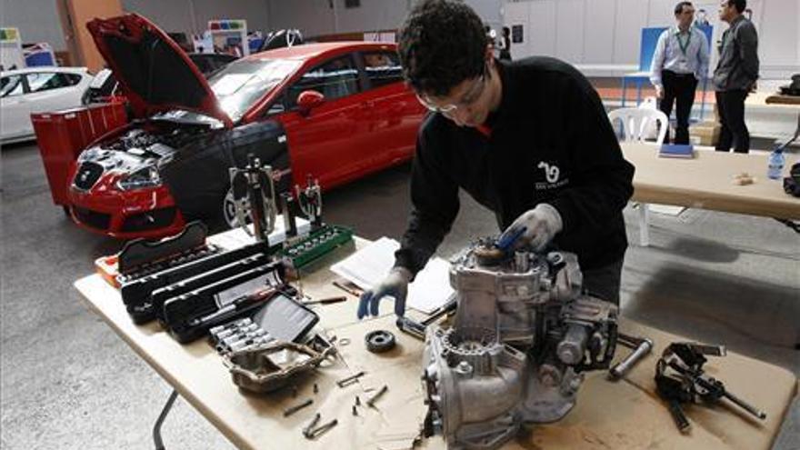 Una guía ayuda a los jóvenes a moverse en el nuevo mercado laboral