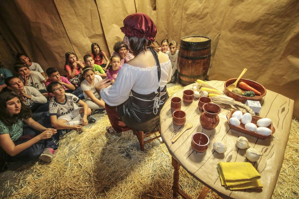 Los personajes de El Quijote pasean por el colegio de Hurchillo