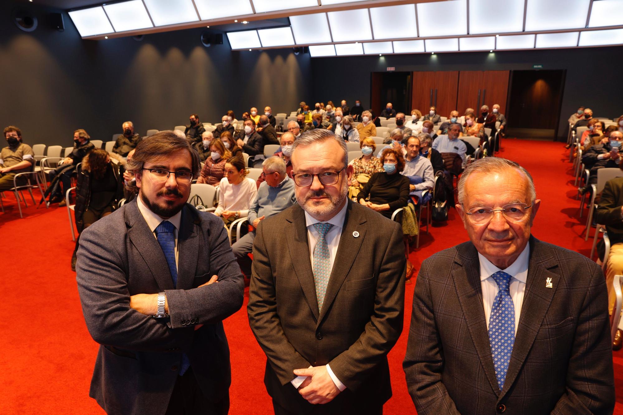 EN IMÁGENES: "Oviedo, como origen del Camino” en el club Prensa Asturiana