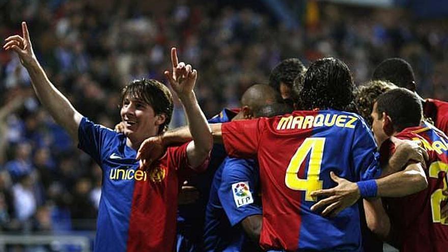 Leo Messi celebra el gol con que el Barcelona abrió su cuenta en Huelva.