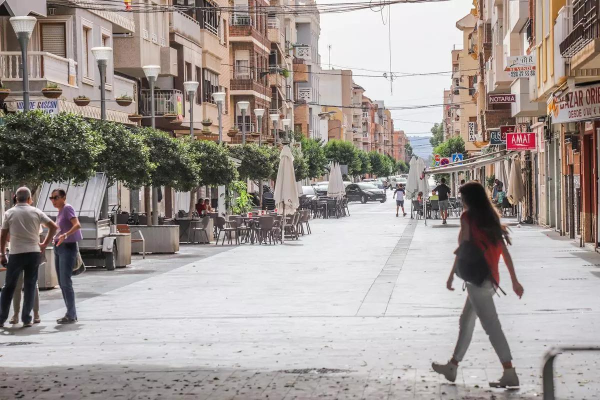 Una calle del centro de Almoradí