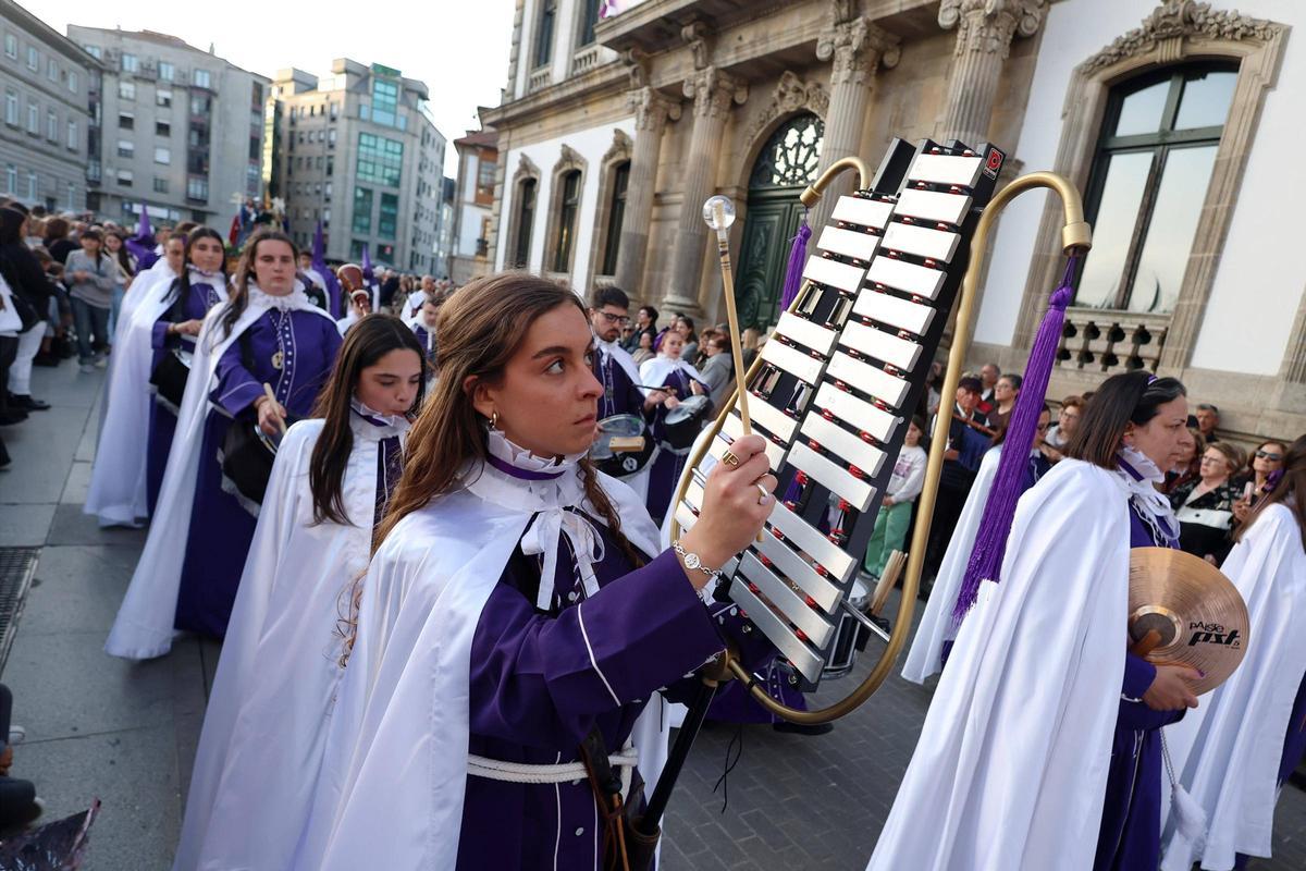 Las calles de Pontevedra vivieron un multitudinario Jueves Santo.