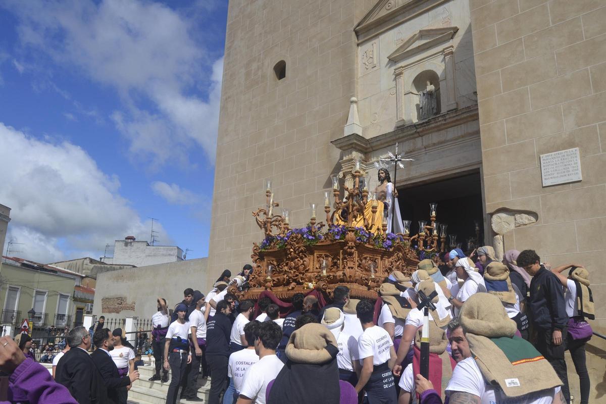Imagen de archivo de la salida del Santísimo Cristo Resucitado en la Semana Santa de Badajoz