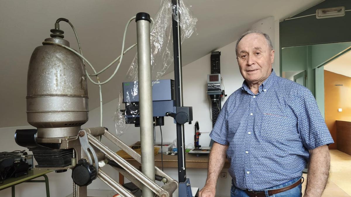 El montaje del Laboratorio de Fotografía Química del Museo "Villa ya Mercáu" de Grado, en imágenes