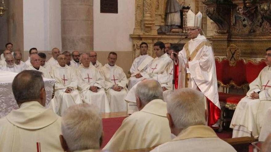 El obispo durante la homilía en San Andrés.