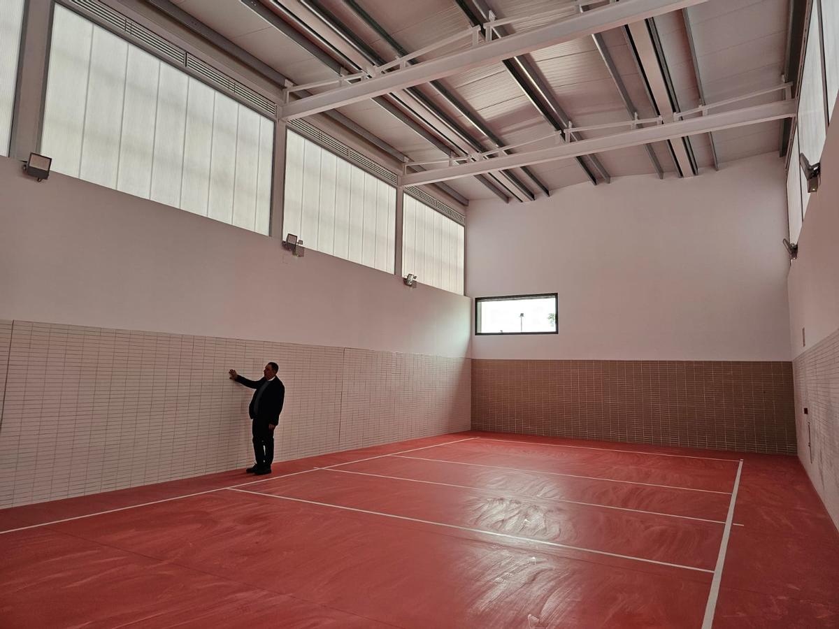 El nuevo gimnasio del colegio de la Llosa ya es una realidad.