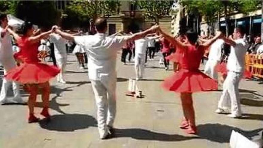 La colla Aires Gironins del GEiEG va participar al «Prague Folklore Days» el passat mes de juliol.