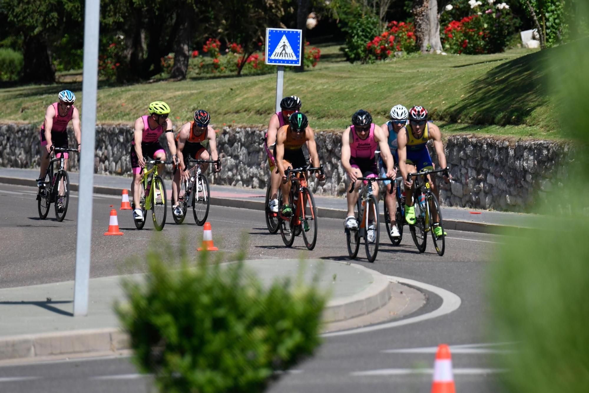 GALERÍA | El Triatlón "Ciudad de Zamora" hace vibrar a la capital del Duero