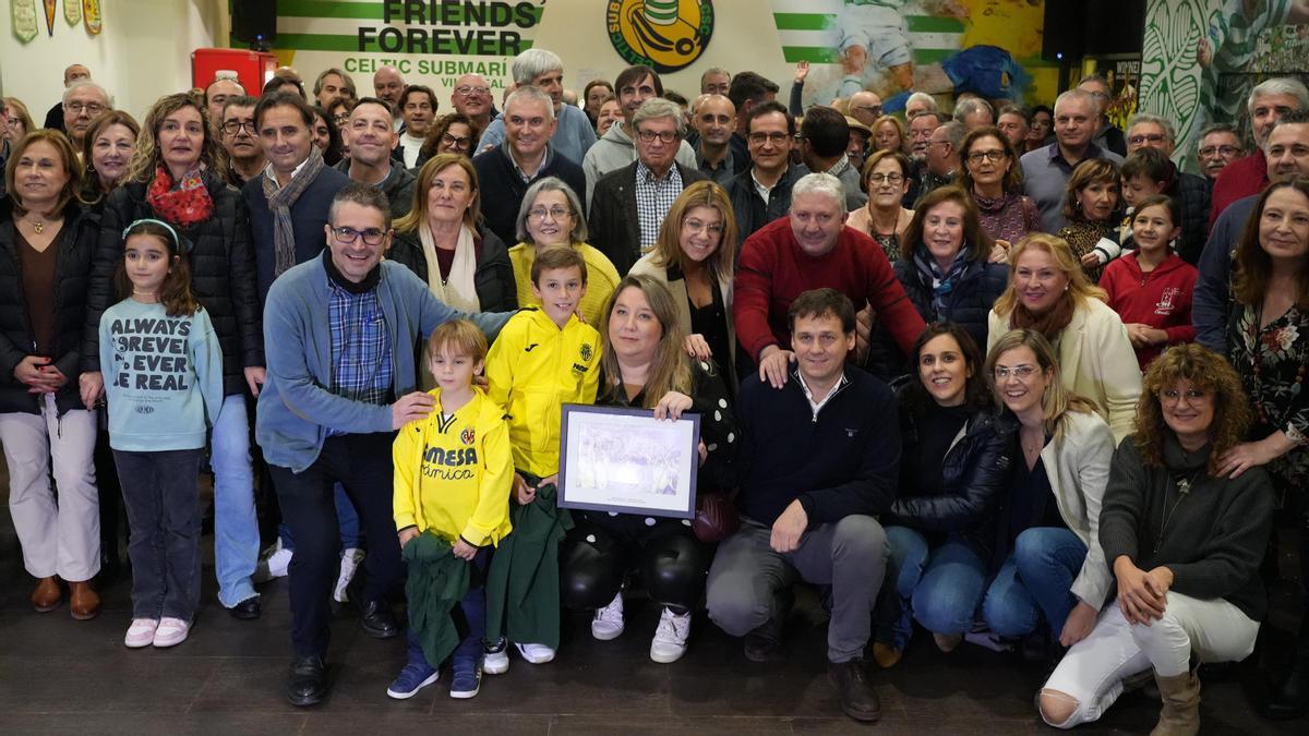 Dos de los hijos de José Manuel Llaneza, en el homenaje.