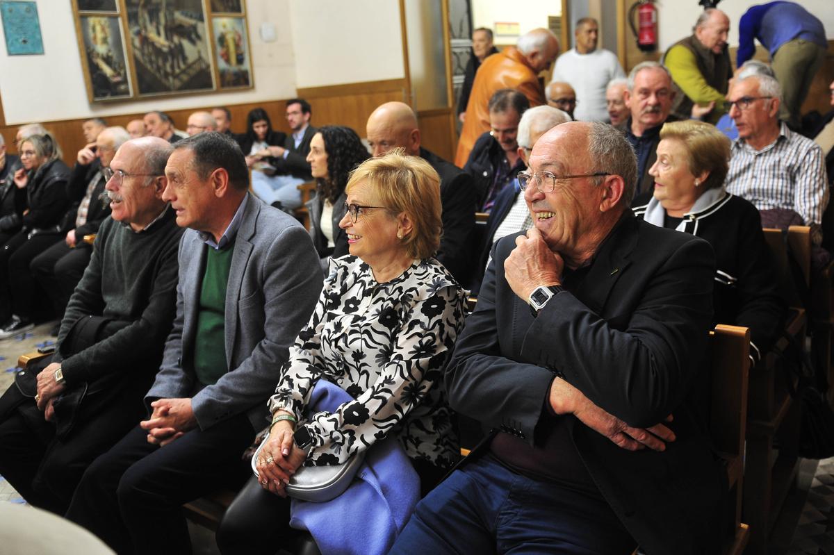 Gambín presenta su libro del Centenario del Elche rodeado de leyendas y expresidentes Gambín presenta su libro del Centenario del Elche rodeado de leyendas y expresidentes