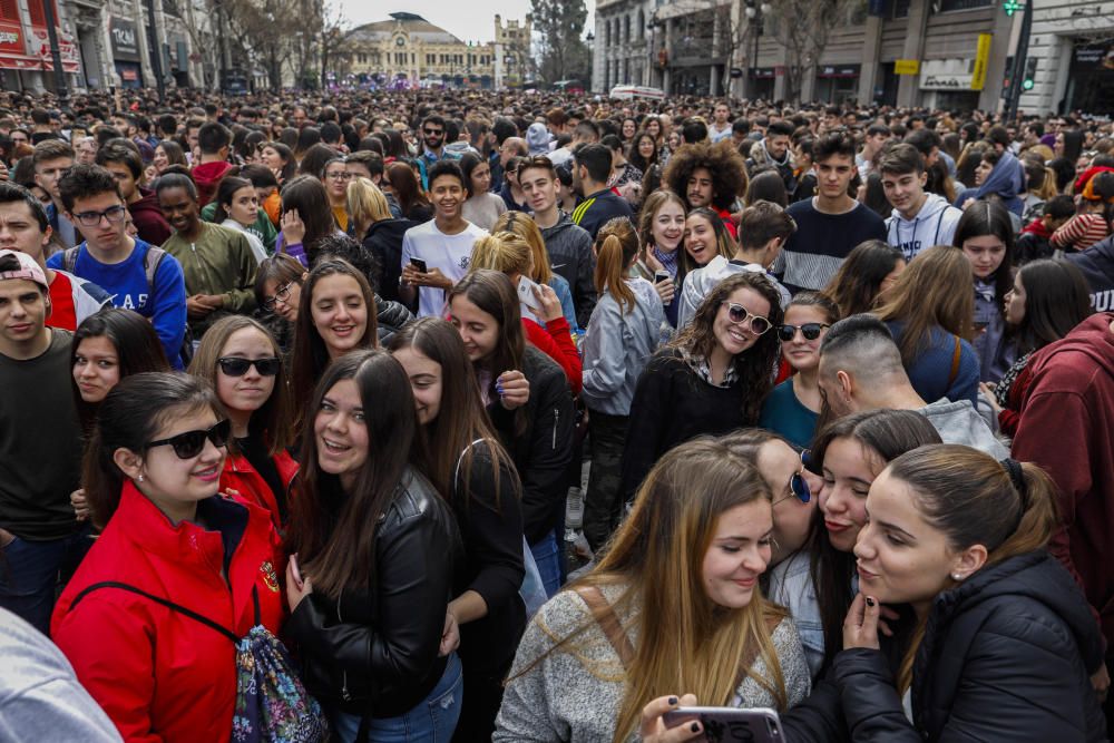 Búscate en la mascletà del 8 de marzo