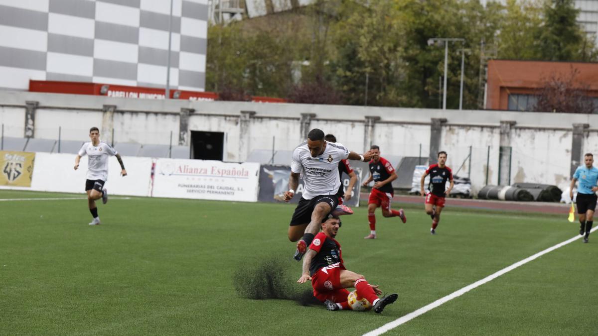 Una acción del Caudal-Titánico disputado en Mieres