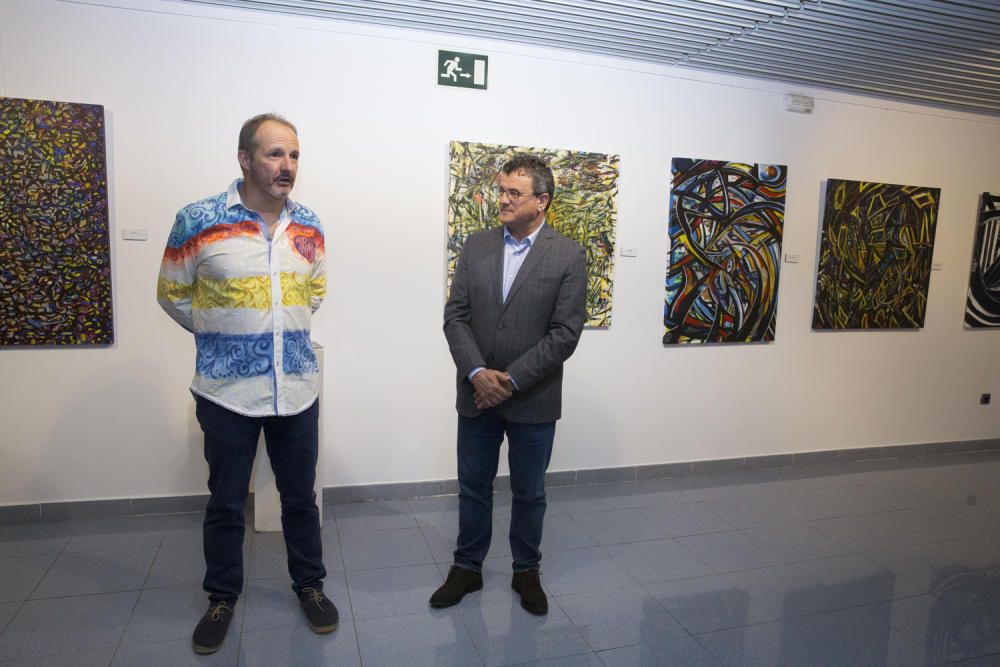 El pintor alcoyano Luis Sanus vuelve a la abstracción.