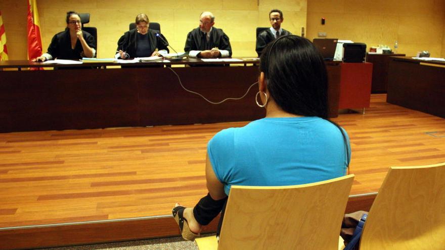 L&#039;home d&#039;esquenes durant un judici a l&#039;Audiència de Girona per uns fets similars, del que va quedar absolt, el 22 de juny del 2016