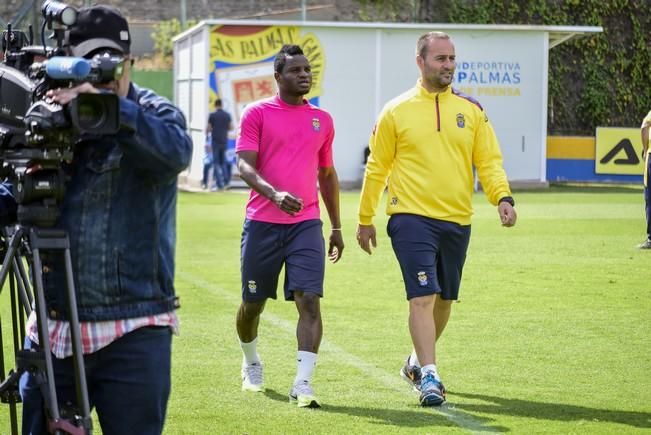 Entrenamiento de la UD LAS PALMAS en Barranco ...