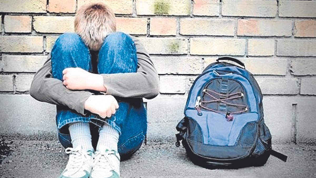 La Conselleria de Educación negocia con los sindicatos protocolos contra el acoso escolar