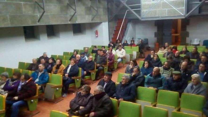 Algunos de los asistentes a la asamblea celebrada en Bermillo.