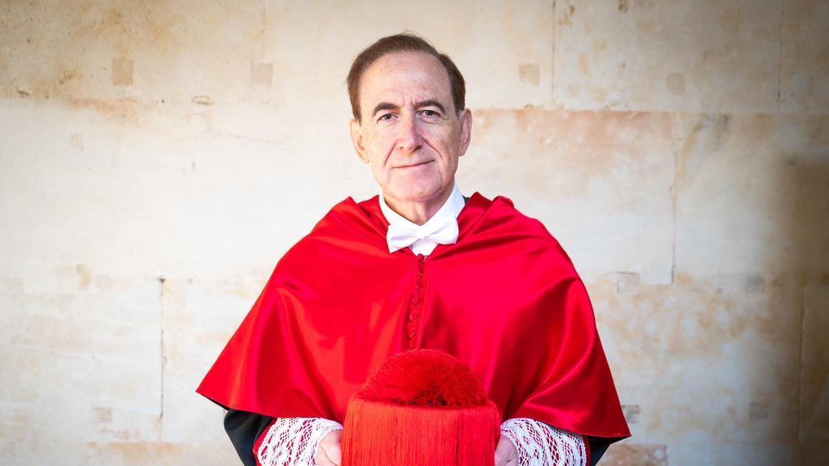 Antonio Huertas rep el Doctorat Honoris Causa per la Universitat de Salamanca