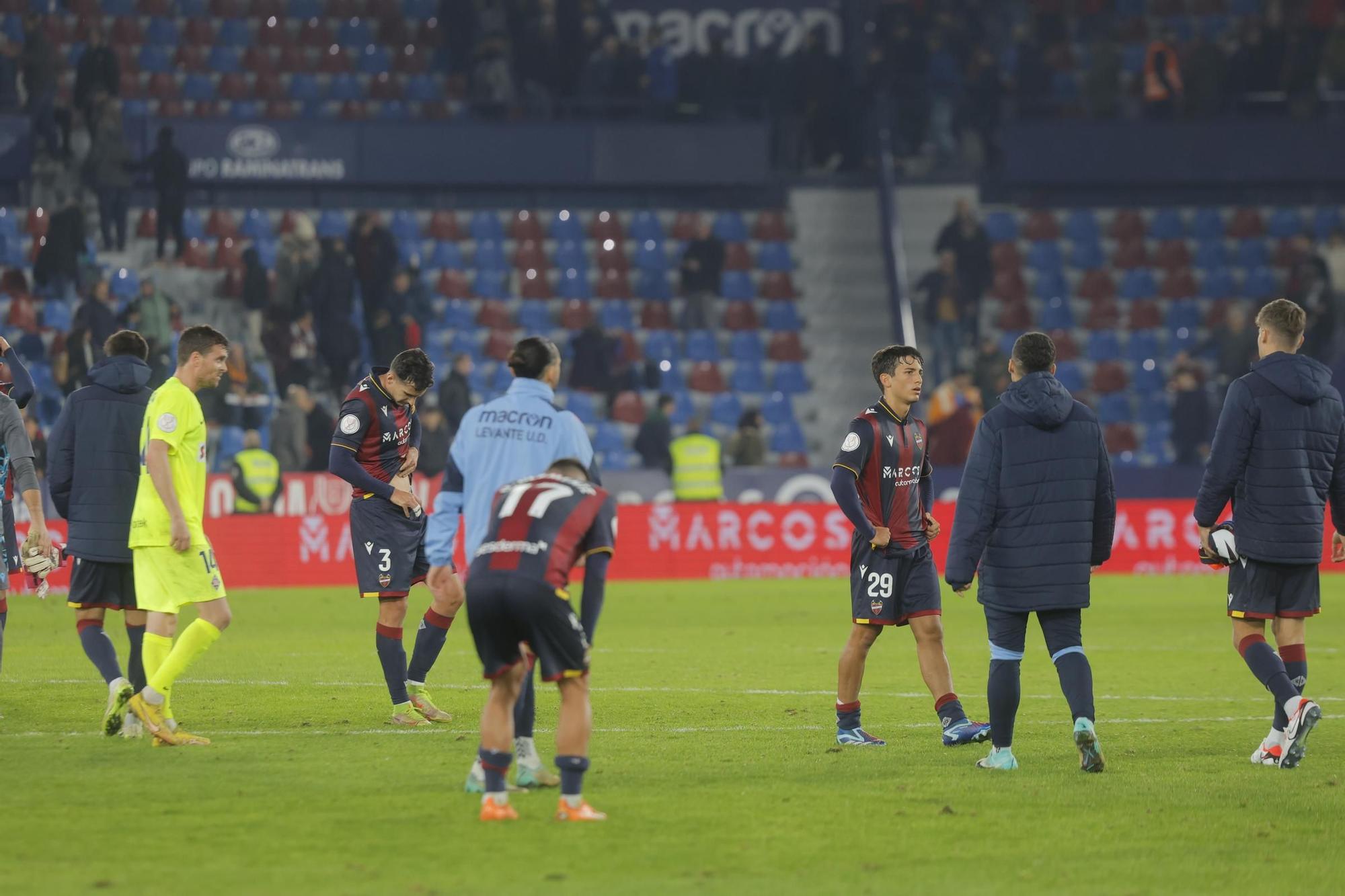 Partido de Copa del REy entre el Levante UD y el SD Amorebieta en imágenes