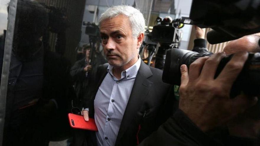 Mourinho acepta un año de cárcel por defraudar a Hacienda