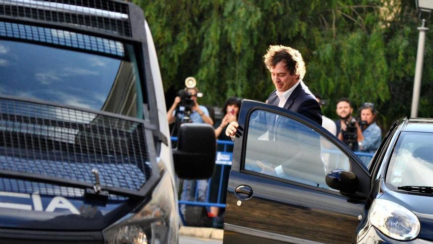 El hermano de Sánchez evita aclarar cómo consiguió el puesto en Badajoz: Claves de la estrategia de su defensa