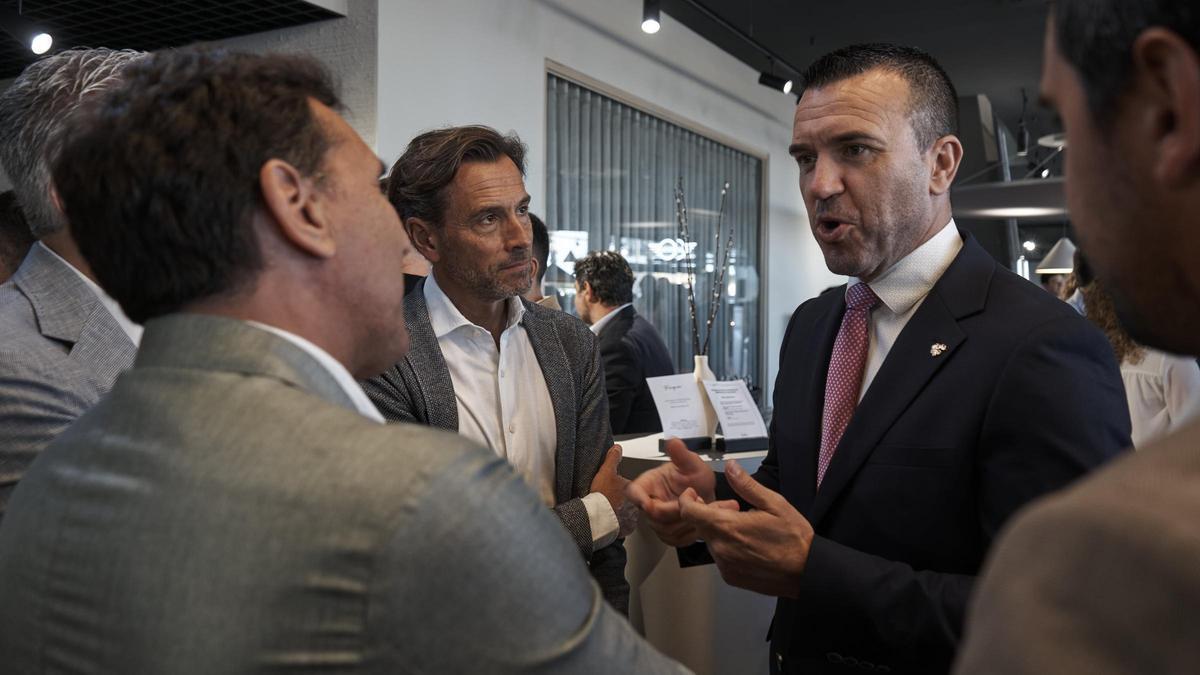 BMW Marcos Automoción presenta en Valencia su renovado concesionario con una experiencia única para los sentidos.