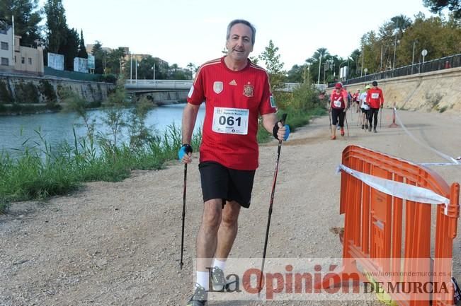 Marcha Nórdica en la mota del río Segura