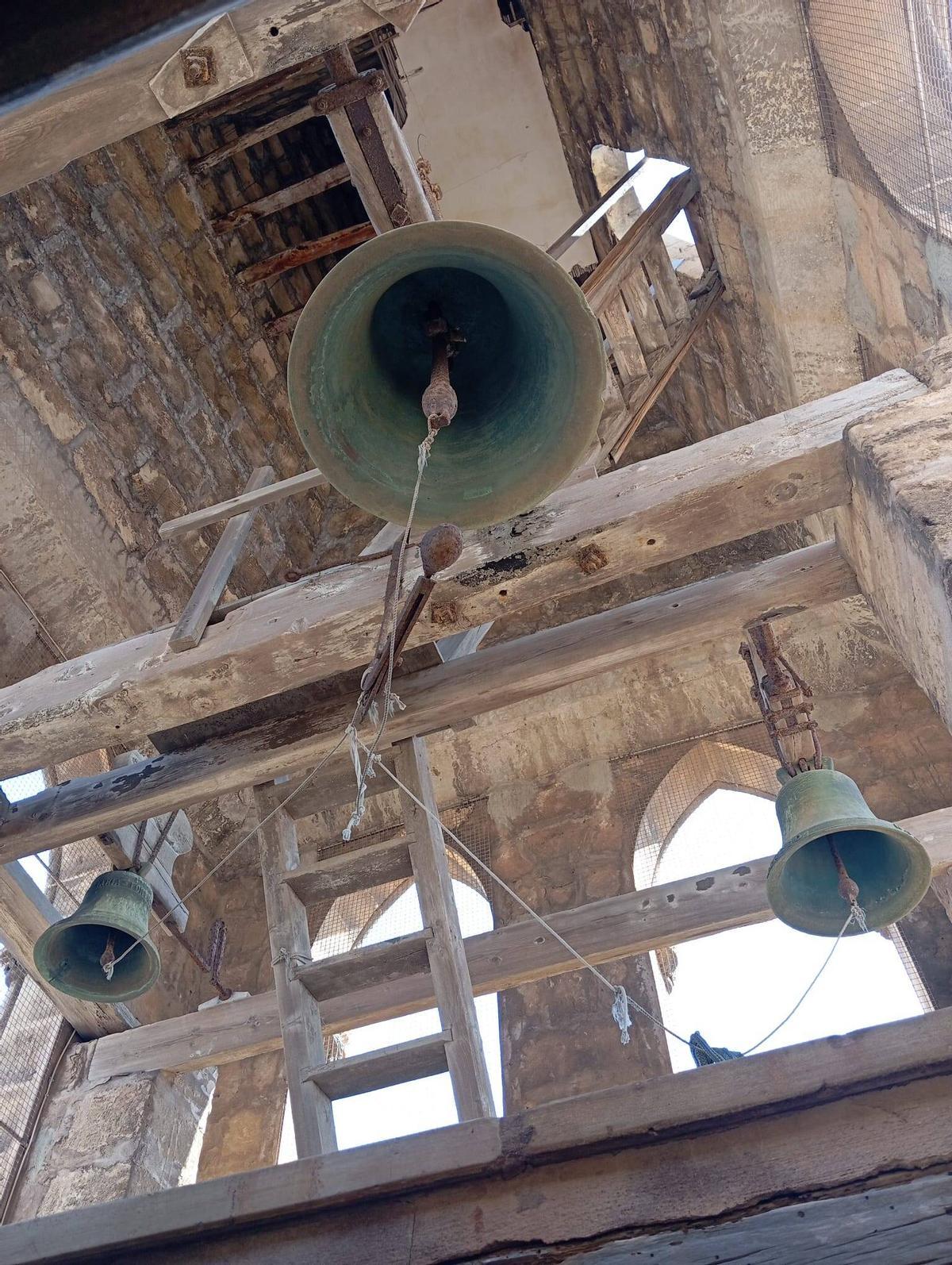 In Klöstern herrscht meist noch Handbetrieb: Glockenstuhl des Convent de la Mercè in Palma