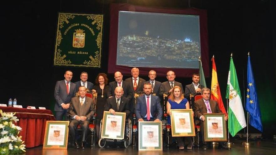 Vélez Málaga entregó este martes sus Escudos de Oro