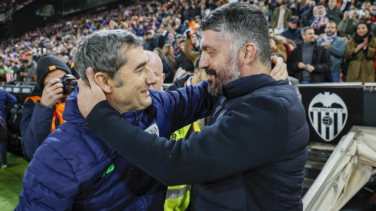 Gennaro Gattuso con Ernesto Valverde.