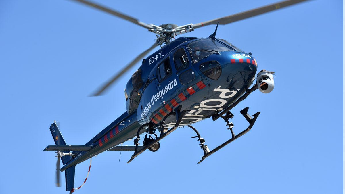 Un helicóptero de los Mossos