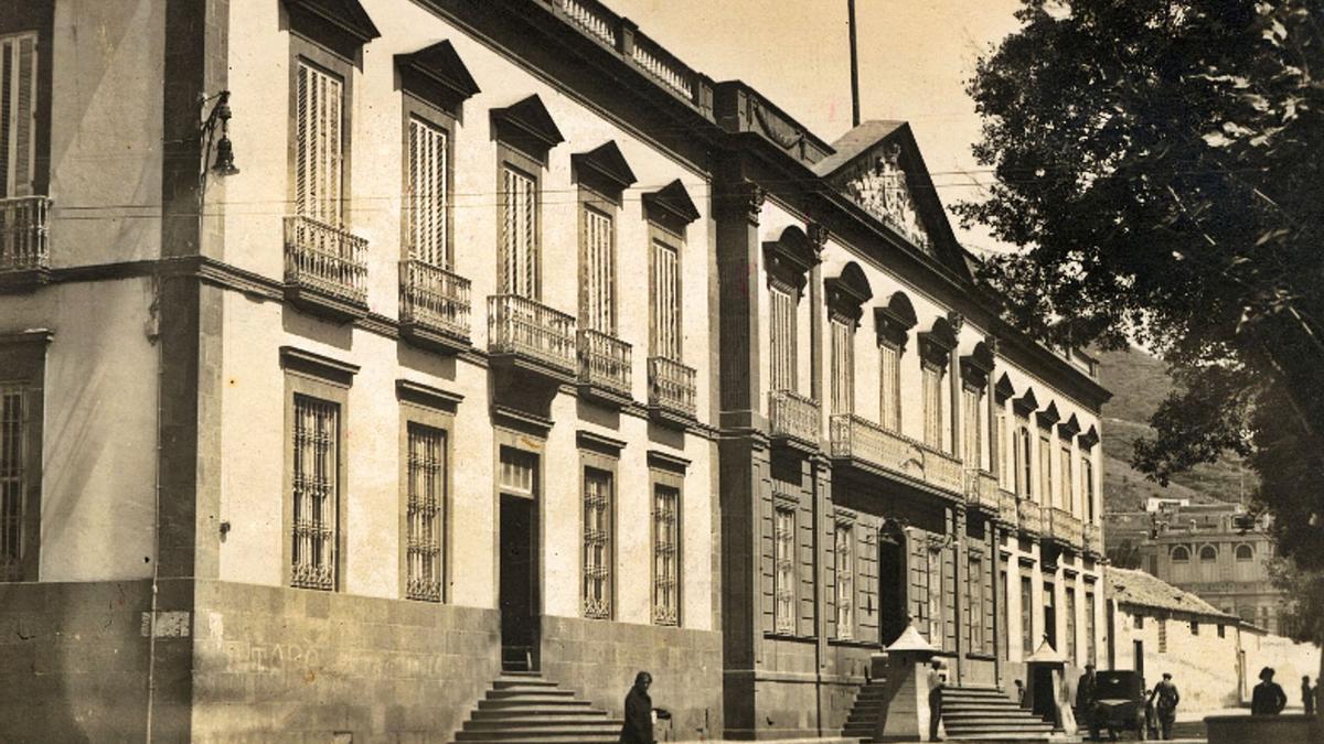 Archivo de fotografía histórica de Canarias