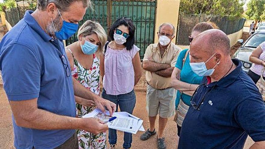 La vicealcaldesa, Noelia Arroyo, durante su visita ayer a Los Urrutias.