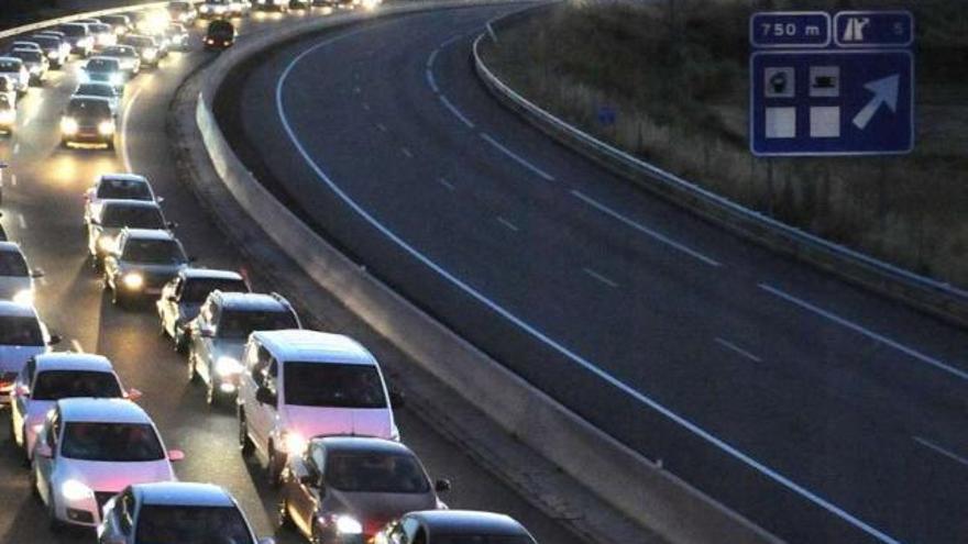 Los viales más transitados de O Salnés son la carretera Vilagarcía-Pontevedra y la autovía.  // Iñaki Abella