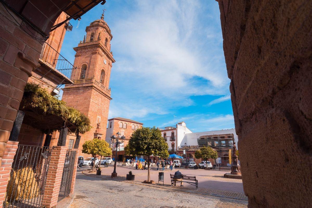 La plaza de España, con la torre de Montoro como monumento principal.