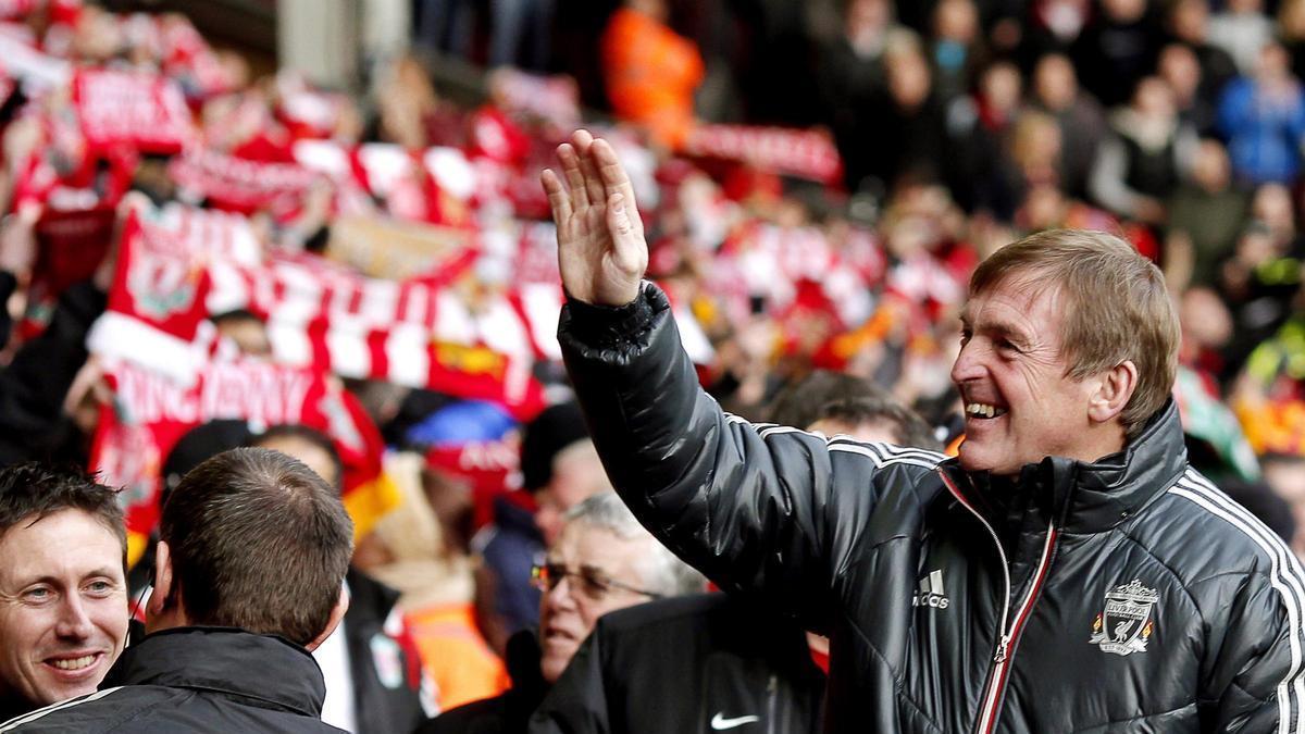Kenny Dalglish, leyenda del Liverpool, anuncia que sufre cáncer