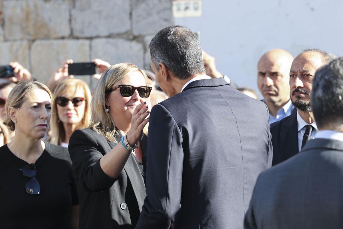 El funeral de Guillermo Fernández Vara en Olivenza, en imágenes