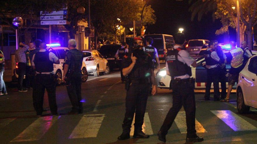 Agents dels Mossos d&#039;Esquadra, al lloc de l&#039;atac a Cambrils.