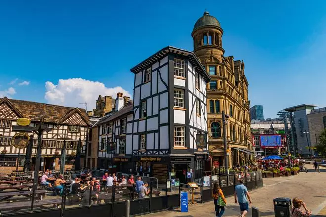 Cinco bares para escuchar música en directo en Manchester