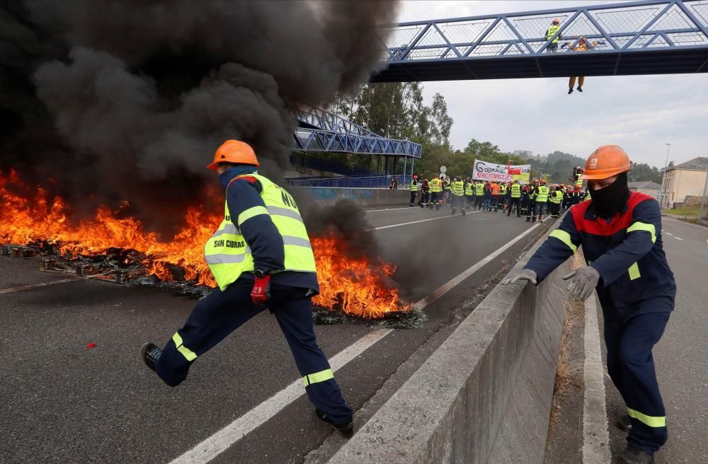 Protestas contra los despidos en Alcoa San Cibrao