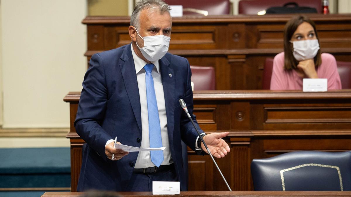 Pleno del Parlamento de Canarias