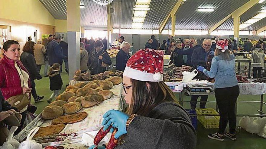 Feria tradicional que se celebró ayer en Curtis.