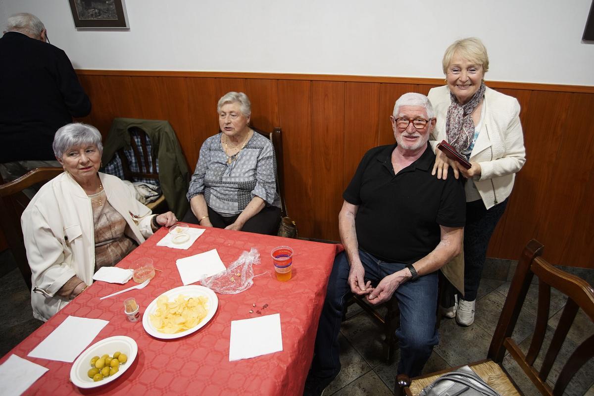Girona restaurant aliança ( Heroïnes Santa Barbara, 3) 22 anys servint pop a Girona festa de comiat dels actuals amos de la Pulperia Aliança