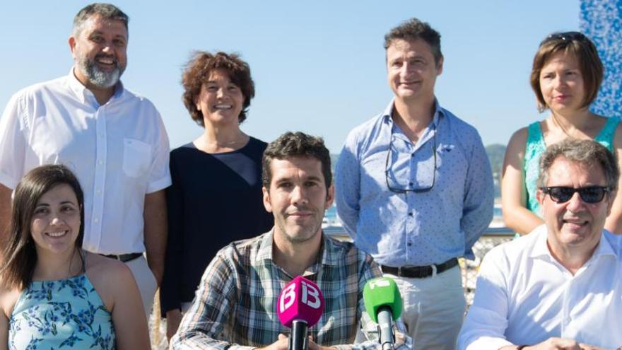 Miembros de la Alianza por el Agua, en una rueda de prensa.