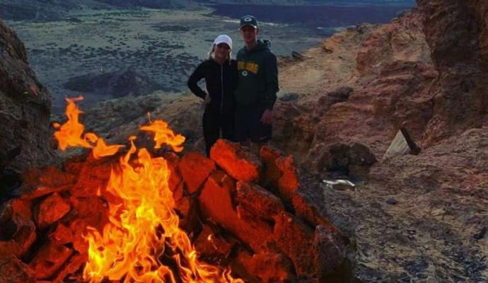 Parrillada realizada por una pareja extranjera en verano de 2019 en el Parque Nacional del Teide.