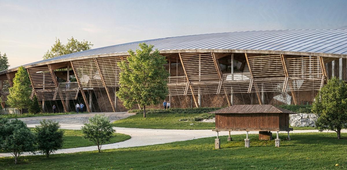 El esqueleto de madera proyectado para convertir el Palacio de los Niños en la Casa de las Artes.