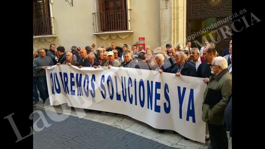 Protesta de la Junta de Hacendados de la Huerta de Murcia se manifiesta